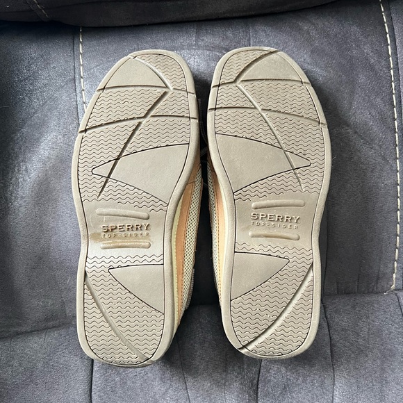 Boys Sperry Shoes! - Picture 2 of 4